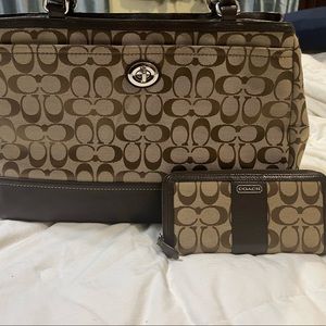 LIGHTLY USED
NO STAINS
SMOKE FREE

PICK UP/MEET ONLY
NO SHIPPING!